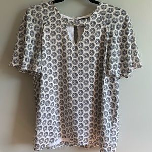 Banana Republic short bell sleeve blouse
